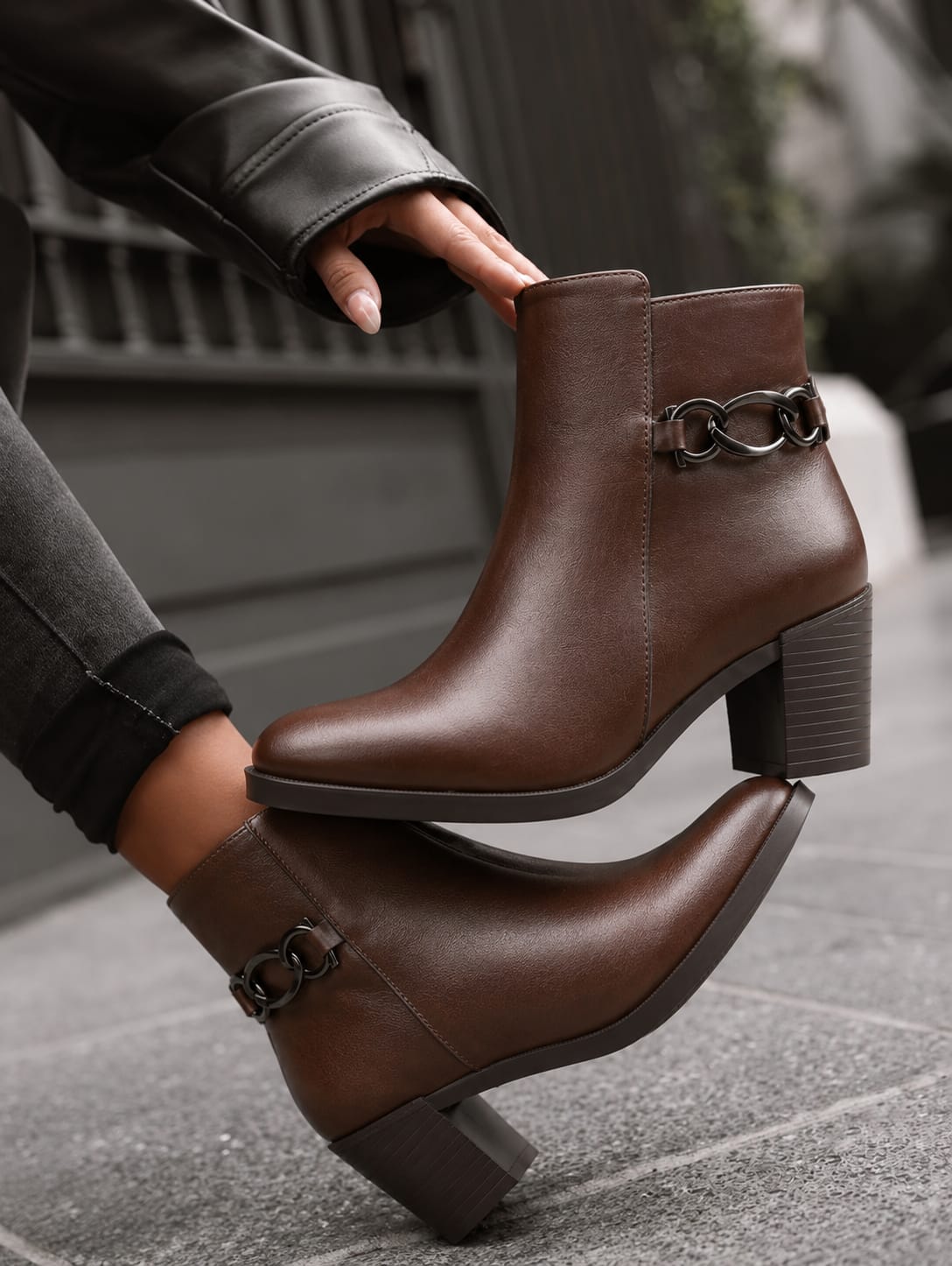 Botines Mujer Cuero Café OCAi - Abigail